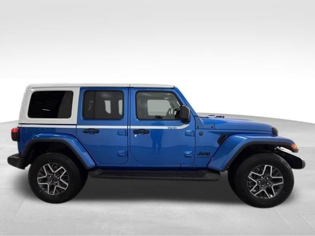 New 2026 Jeep Wrangler Unlimited Sahara w/ Whitecap Package AWD/4WD image 5