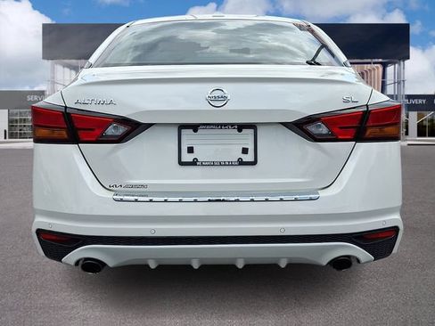 Used 2022 Nissan Altima 2.5 SL FWD image 5