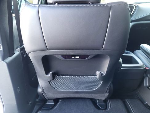 New 2026 Chrysler Pacifica Select image 26