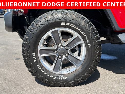 Used 2020 Jeep Wrangler Unlimited Sahara w/ LED Lighting Group AWD/4WD image 29