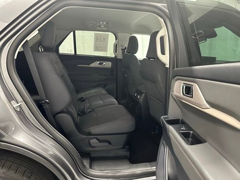 Used 2025 Ford Explorer Active image 47