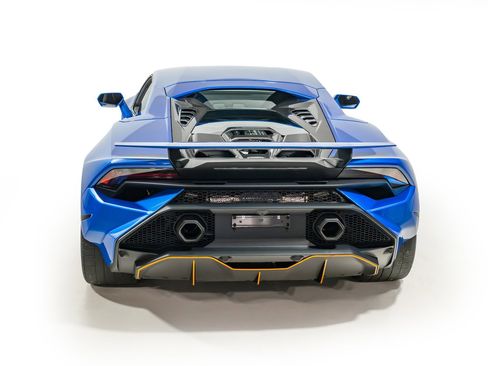Used 2023 Lamborghini Huracan Tecnica image 6