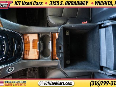 Used 2016 Cadillac Escalade ESV Premium RWD image 23