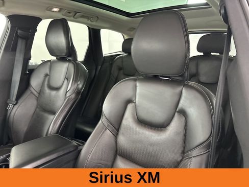 Used 2022 Volvo XC60 B5 Inscription image 12