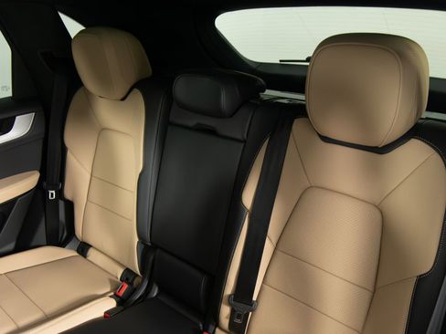 New 2026 Porsche Cayenne AWD/4WD image 38