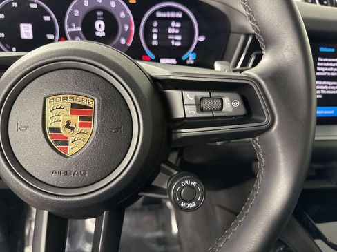 Certified 2024 Porsche Cayenne Coupe AWD/4WD image 38