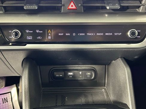 Used 2024 Kia Sportage EX image 20