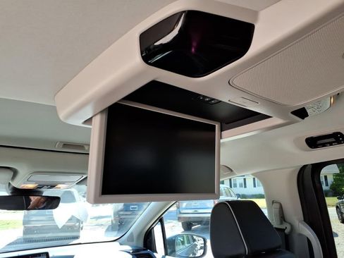 Used 2025 Honda Odyssey Touring image 17