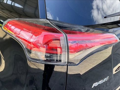 Used 2017 Toyota RAV4 LE FWD image 20