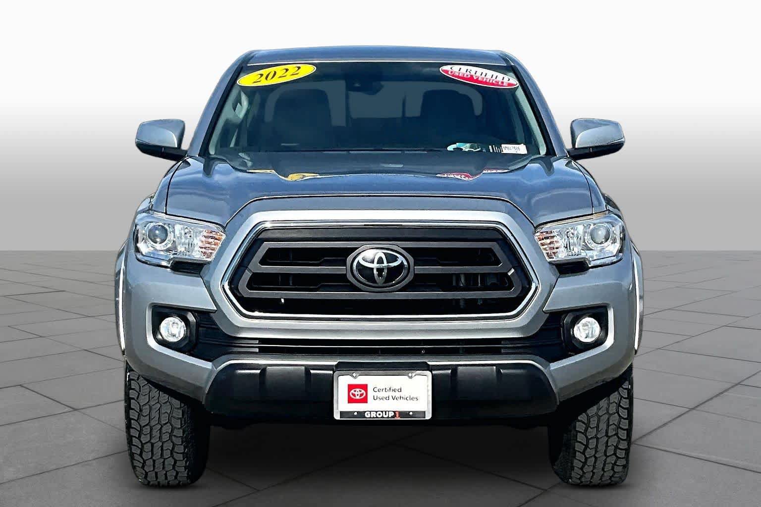 Used 2022 Toyota Tacoma SR5 w/ Technology Package AWD/4WD image 3