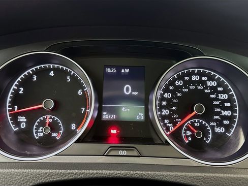 Used 2017 Volkswagen Golf Alltrack SE image 9