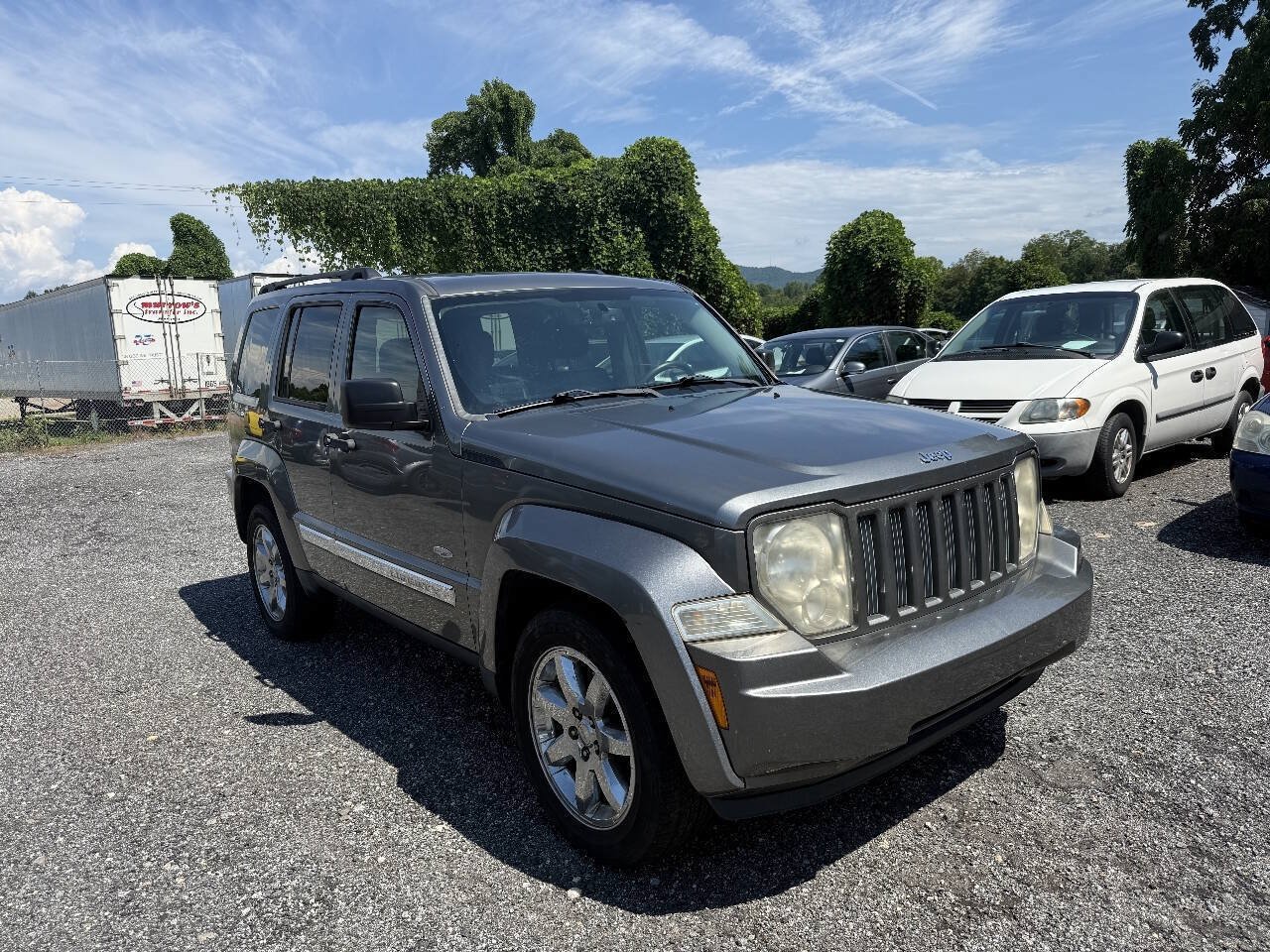 Used 2012 Jeep Liberty Sport AWD/4WD image 5