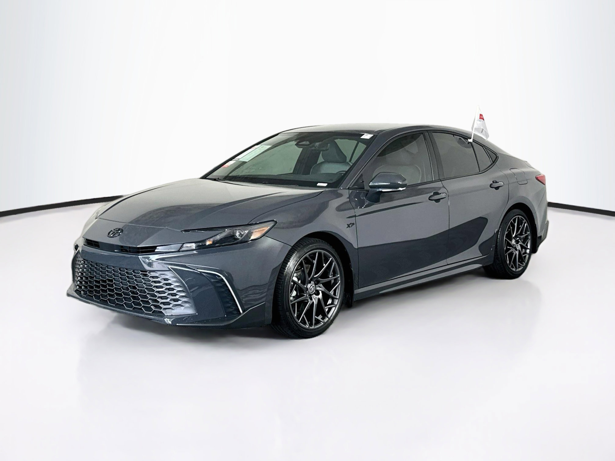 Used 2025 Toyota Camry SE FWD image 7