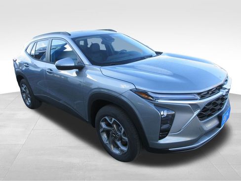 New 2026 Chevrolet Trax LT w/ LPO, Blackout Package image 7