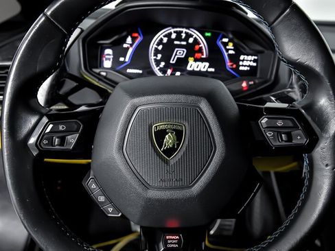 Used 2021 Lamborghini Huracan EVO RWD image 28