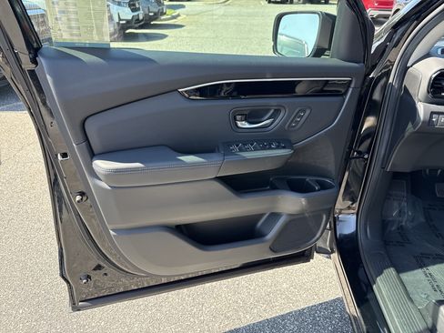 Certified 2025 Honda Pilot EX-L image 14