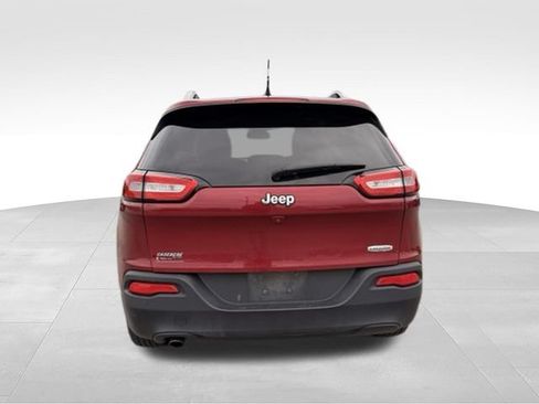 Used 2015 Jeep Cherokee Latitude FWD image 4
