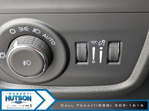 New 2025 Jeep Grand Cherokee L Limited w/ Luxury Tech Group II RWD image 30
