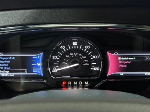 Used 2017 Lincoln Navigator Select AWD/4WD image 39