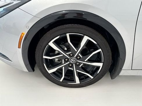 New 2024 Toyota Prius Prime Premium FWD image 25