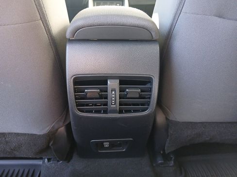 Used 2022 Toyota Corolla Cross LE image 26