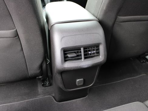 Used 2018 Chevrolet Equinox LT FWD image 35