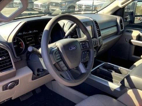 Used 2022 Ford F250 XLT w/ Black Appearance Package AWD/4WD image 18