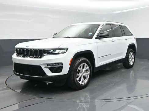 Used 2022 Jeep Grand Cherokee Limited AWD/4WD image 4