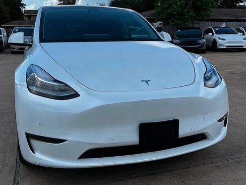 Used 2022 Tesla Model Y Long Range AWD/4WD image 3
