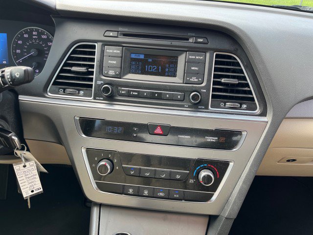 Used 2015 Hyundai Sonata SE FWD image 21