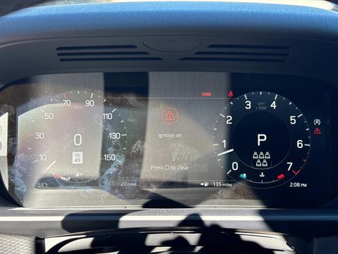 New 2025 Land Rover Discovery Dynamic SE image 30