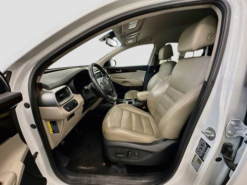 Used 2017 Kia Sorento AWD w/ LX Convenience Package image 13