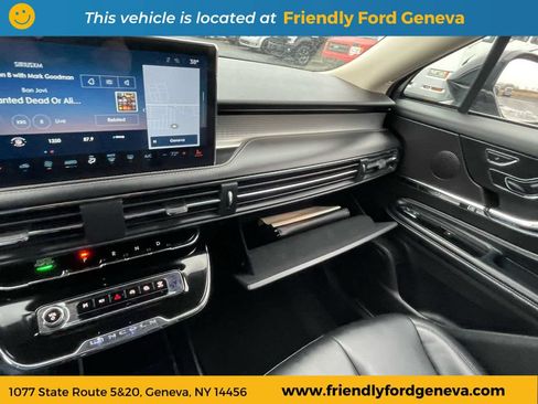 Used 2023 Lincoln Corsair AWD image 29