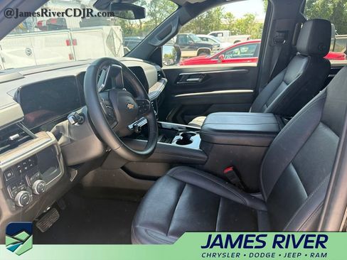 Used 2025 Chevrolet Tahoe LT AWD/4WD image 2
