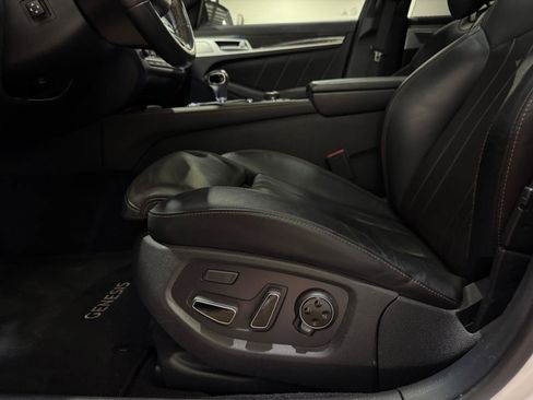 Used 2018 Genesis G80 3.3T Sport RWD image 8