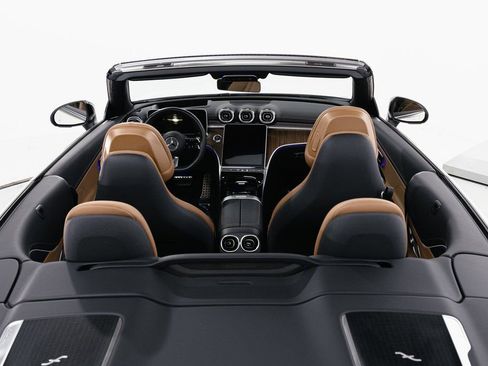 Used 2024 Mercedes-Benz CLE 300 4MATIC Cabriolet image 36