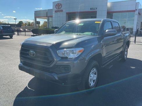 Used 2022 Toyota Tacoma SR image 1