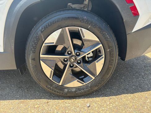Used 2025 Hyundai Tucson SEL FWD image 32