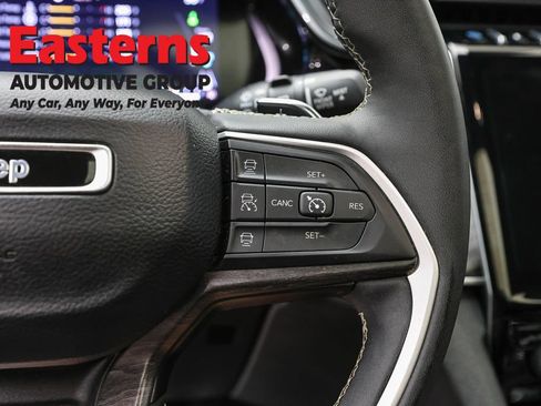 Used 2022 Jeep Grand Cherokee Limited 4xe w/ Luxury Tech Group II AWD/4WD image 15