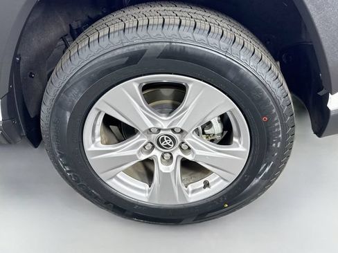 Certified 2025 Toyota RAV4 XLE AWD/4WD image 31