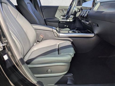 Used 2025 Mercedes-Benz GLA 250 image 21