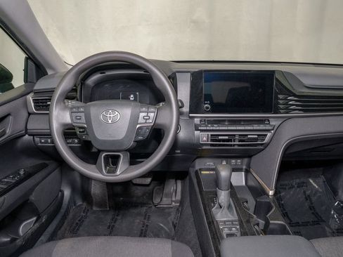 Certified 2025 Toyota Camry LE image 6
