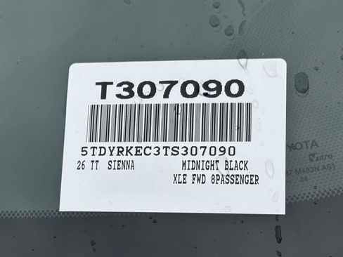 Used 2026 Toyota Sienna XLE image 14