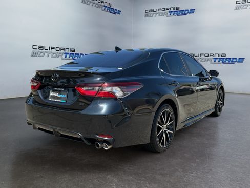 Used 2023 Toyota Camry SE FWD image 5