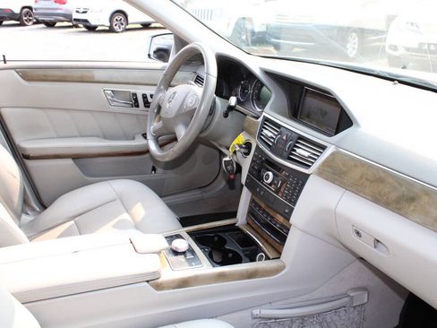 Used 2011 Mercedes-Benz E 350 4MATIC Sedan image 12
