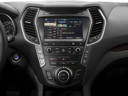 Used 2018 Hyundai Santa Fe SE FWD image 7