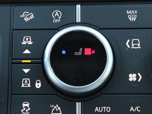 Used 2024 Land Rover Defender 130 X image 31