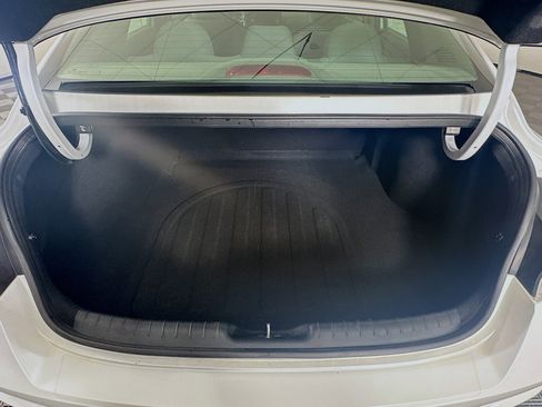 Used 2022 Hyundai Elantra SEL image 27