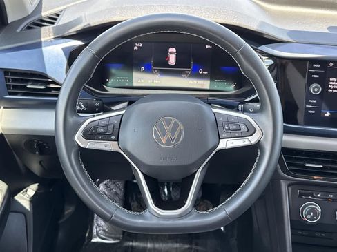Used 2022 Volkswagen Taos SE image 9