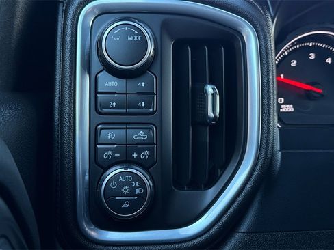 Certified 2021 Chevrolet Silverado 2500 LTZ w/ Z71 Chrome Sport Edition image 30